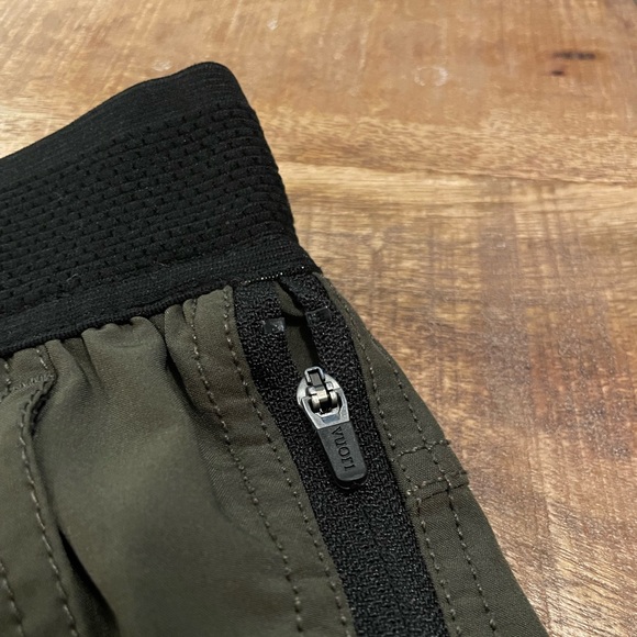 Vuori Agility Shorts - Picture 4 of 5